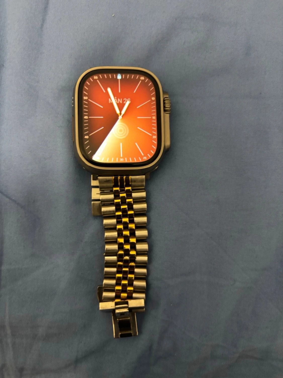 Apple Watch Ultra med metallarmband