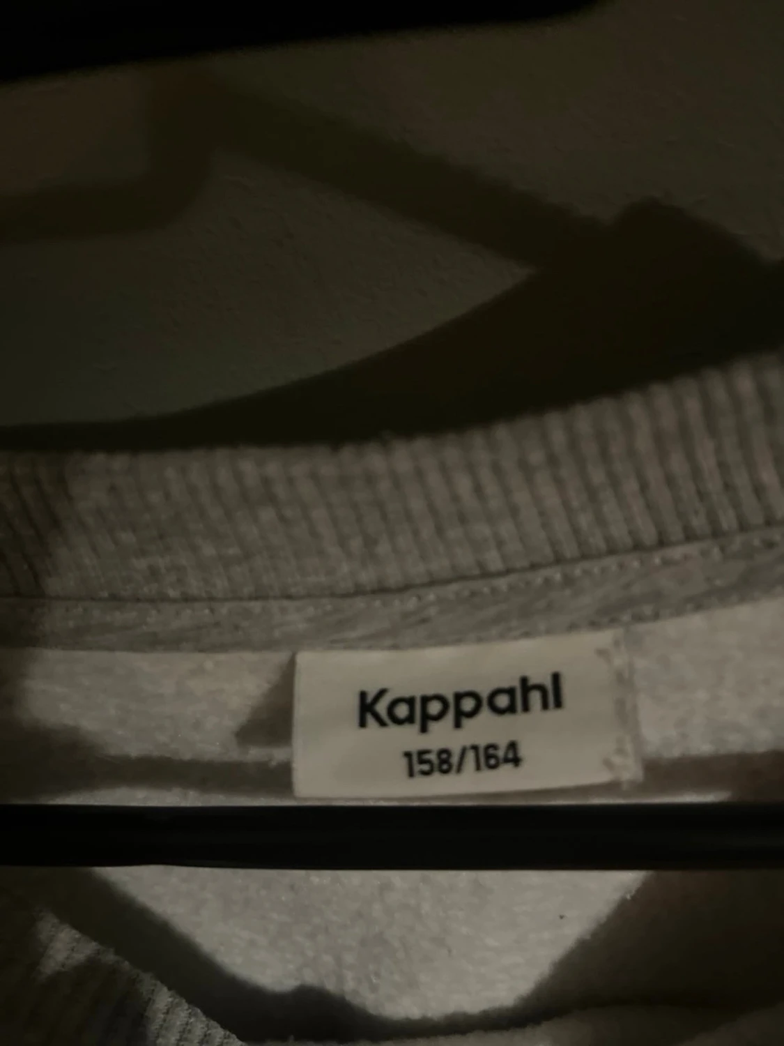 Grå sweatshirt med vit stjärna - 3