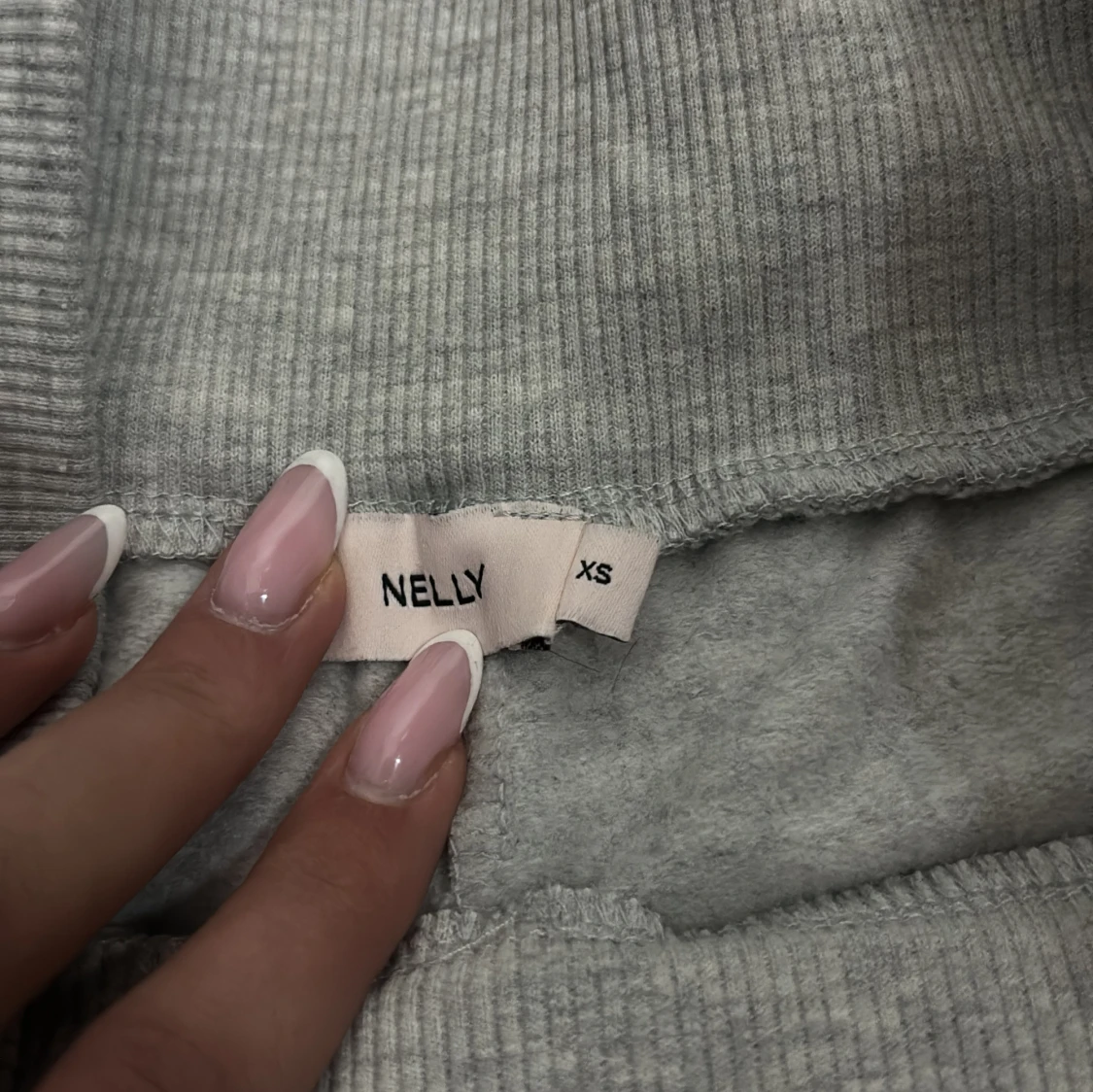 Grå mjukisbyxor från Nelly - 1