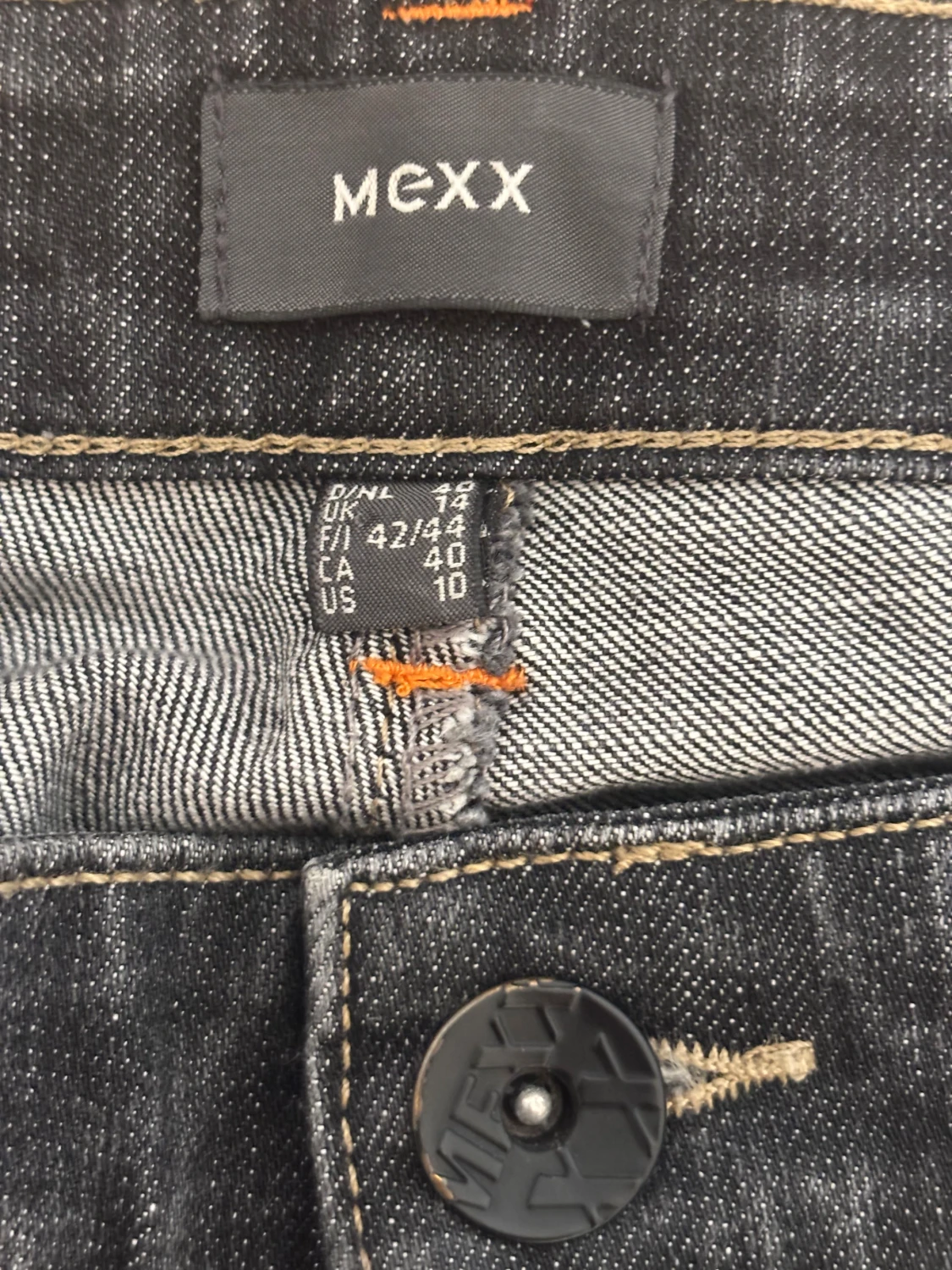 Svarta jeans med broderade fickor från Mexx - 2