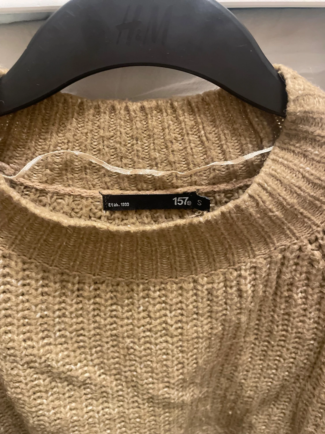 Beige stickad tröja från 157 - 1