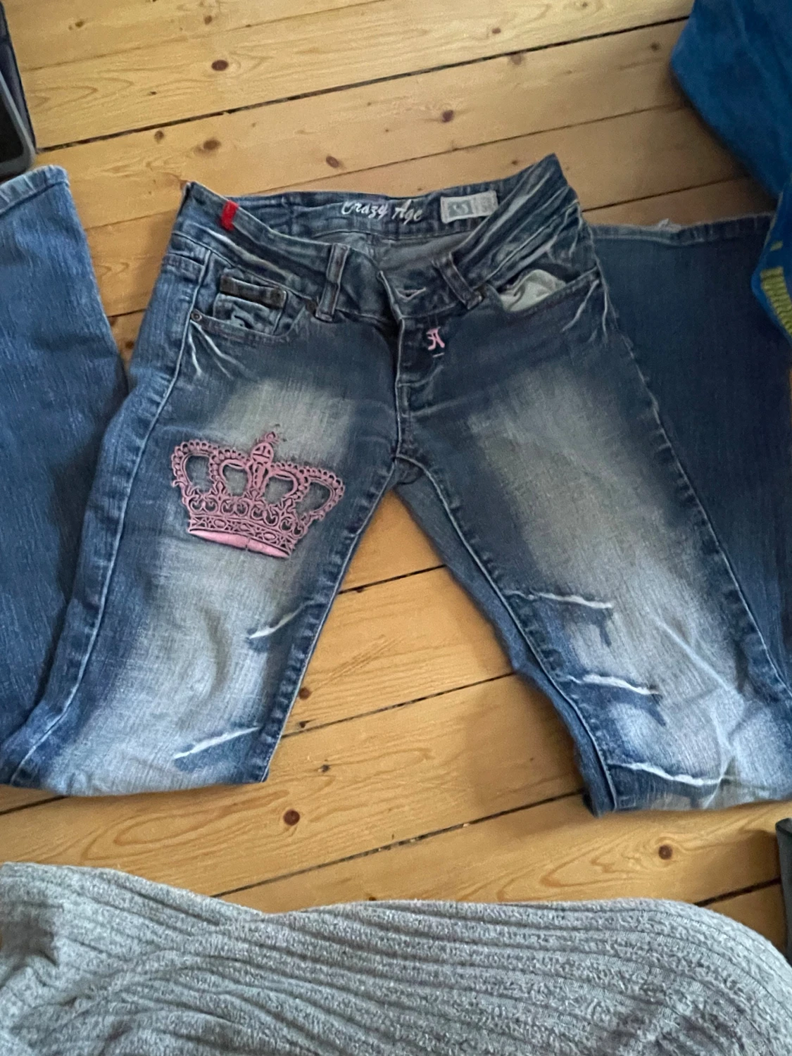 Blå Crazy Age jeans med rosa krona - 2