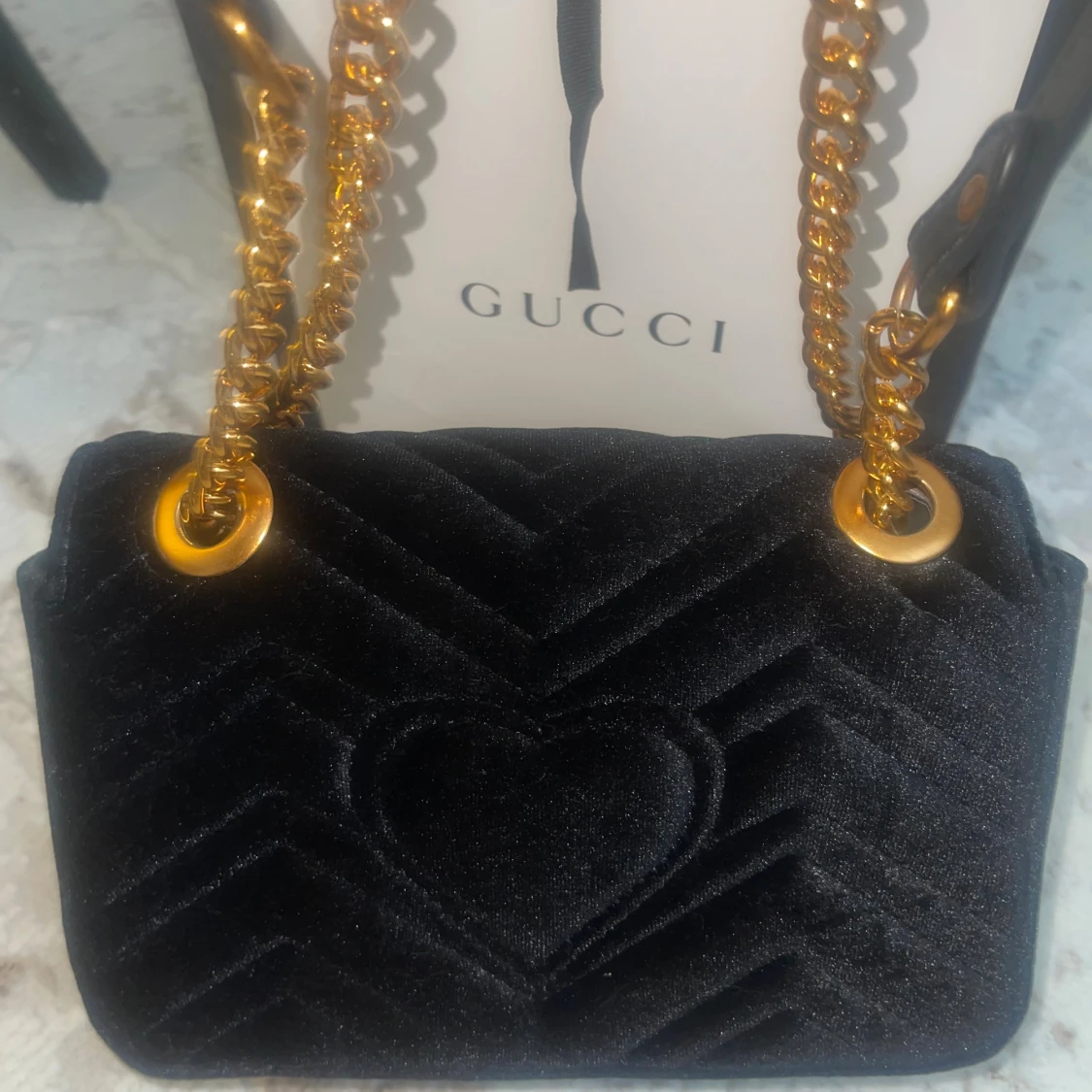 Svart sammet axelväska från Gucci - 4