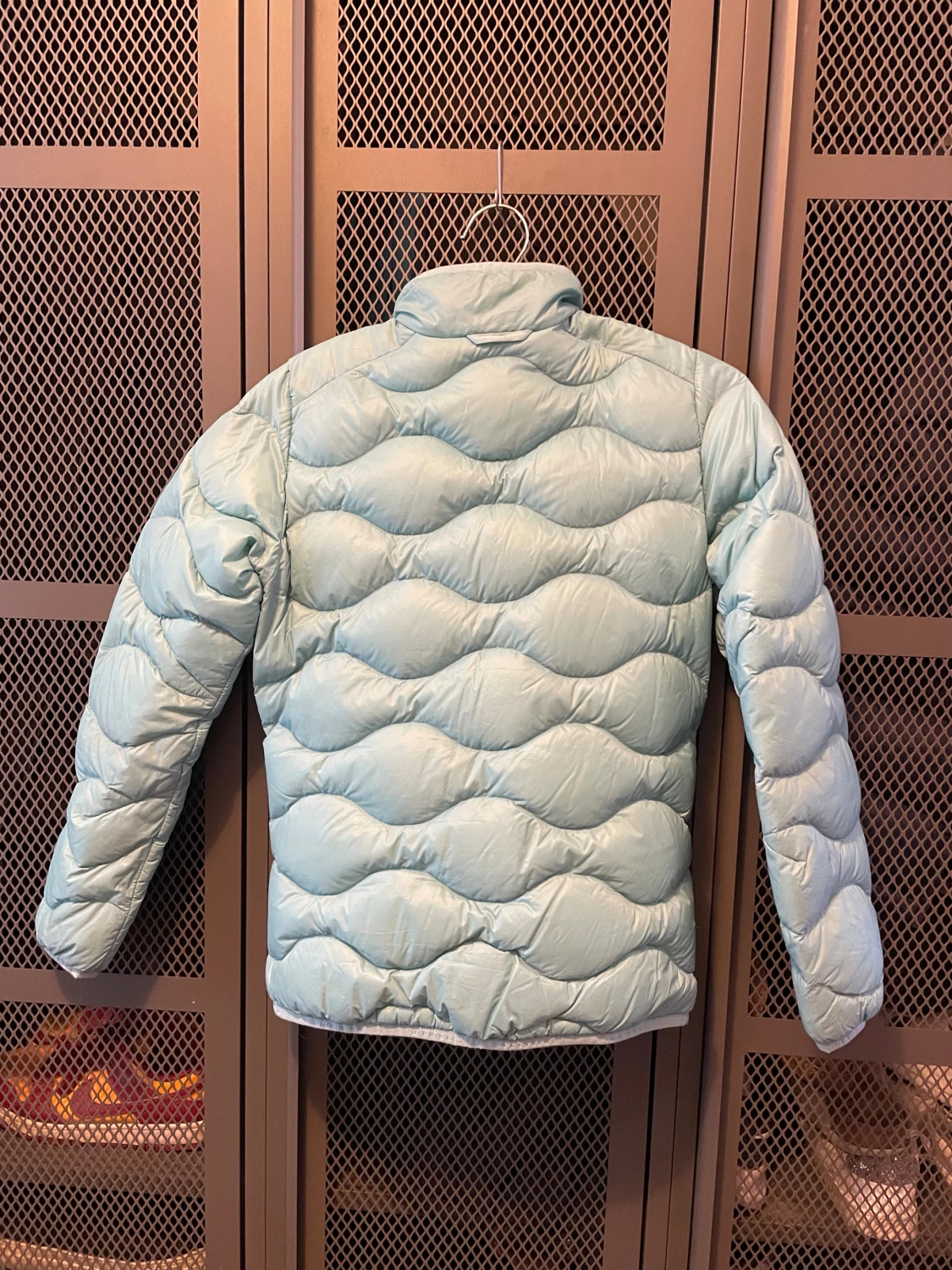 Ljusblå dunjacka från Peak Performance - 1