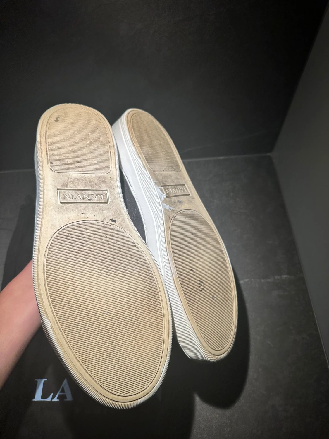 Gråa sneakers från Lanvin i mocka och skinn - 2