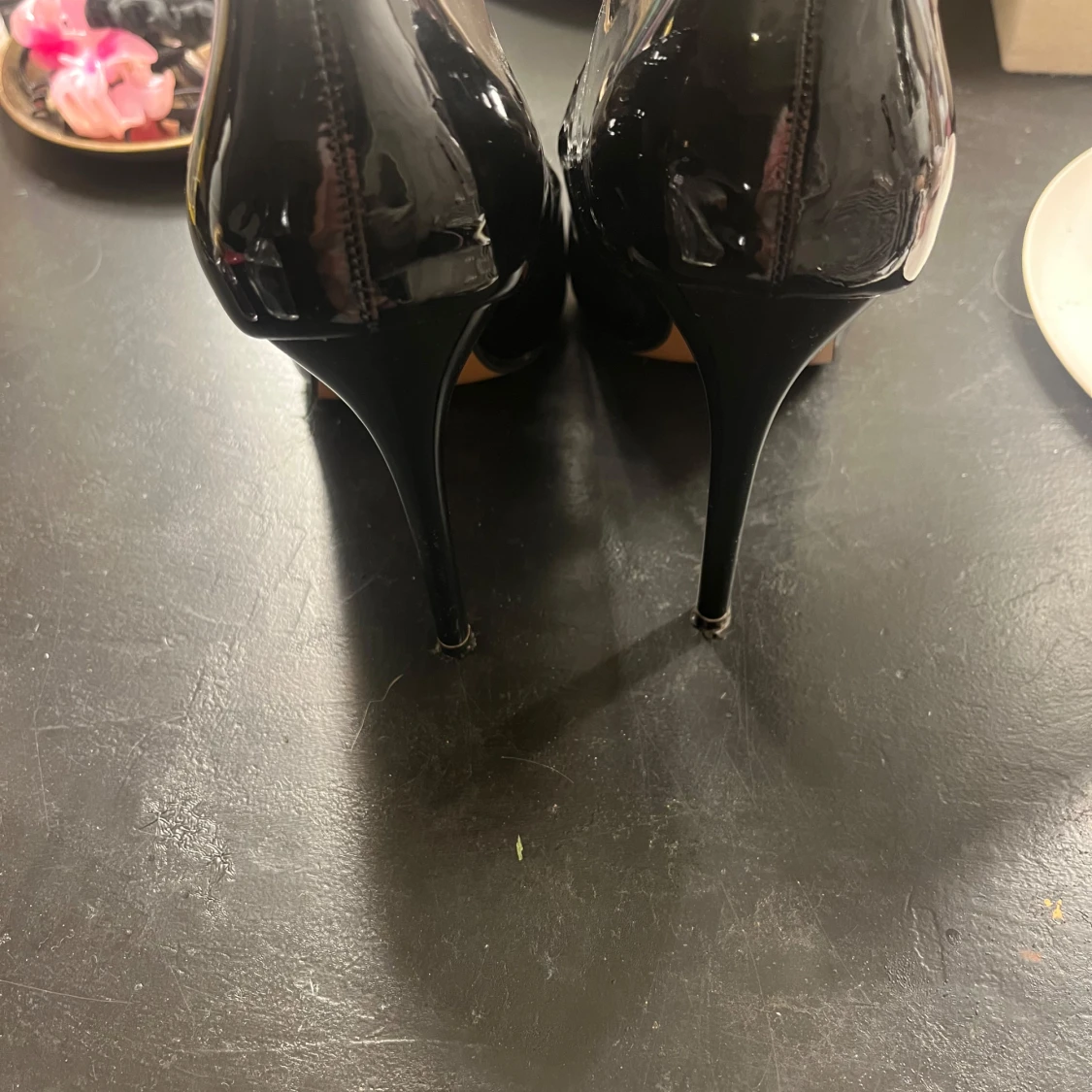 Svarta höga klackar - 1