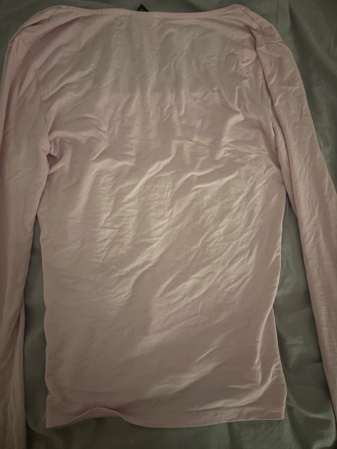 Ljusrosa långärmad topp med slits - 1