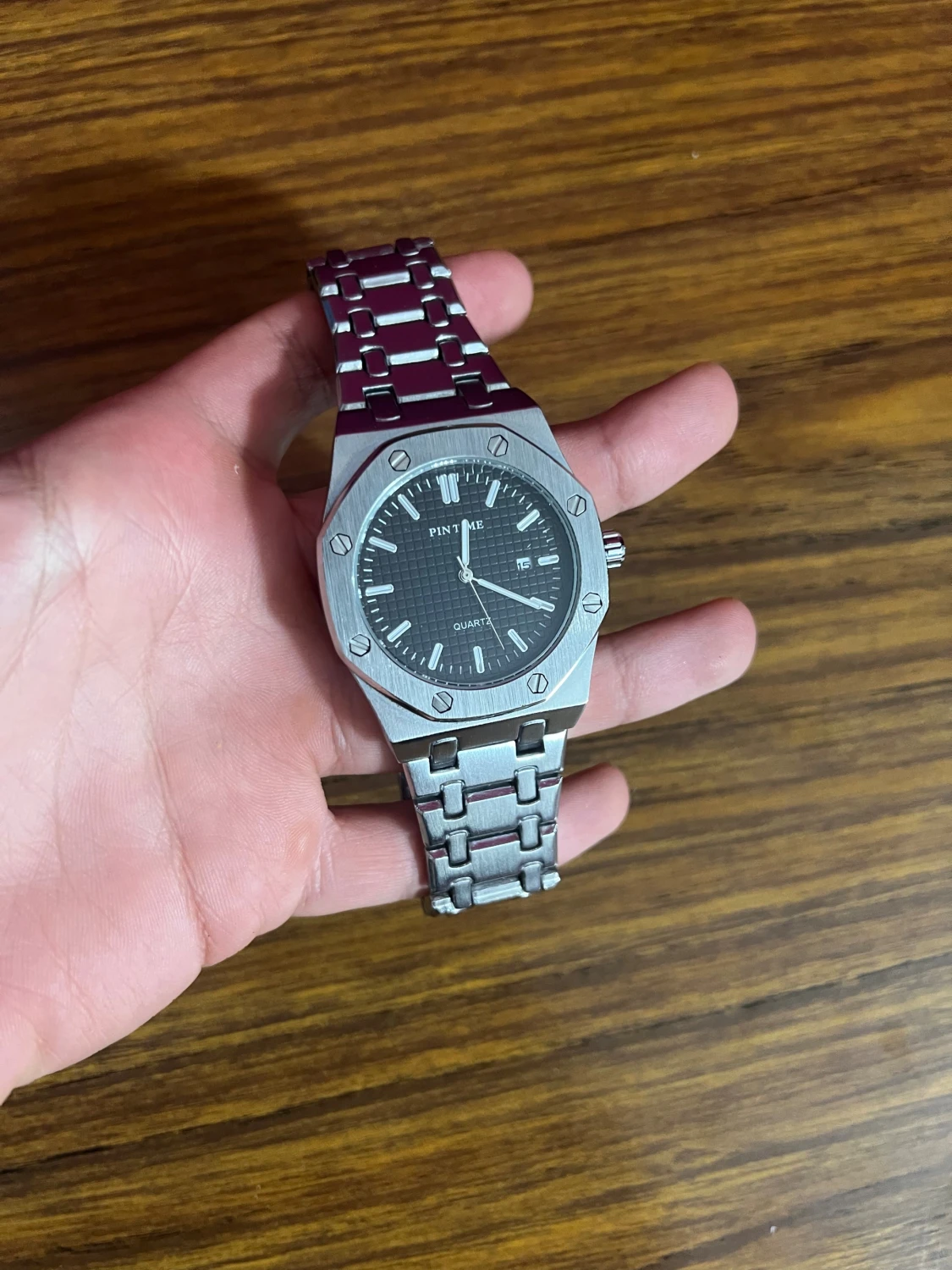 Silverfärgad klocka - 1