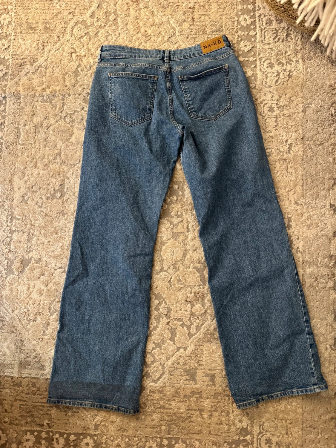 Lågmidjade raka jeans från NA-KD - 5