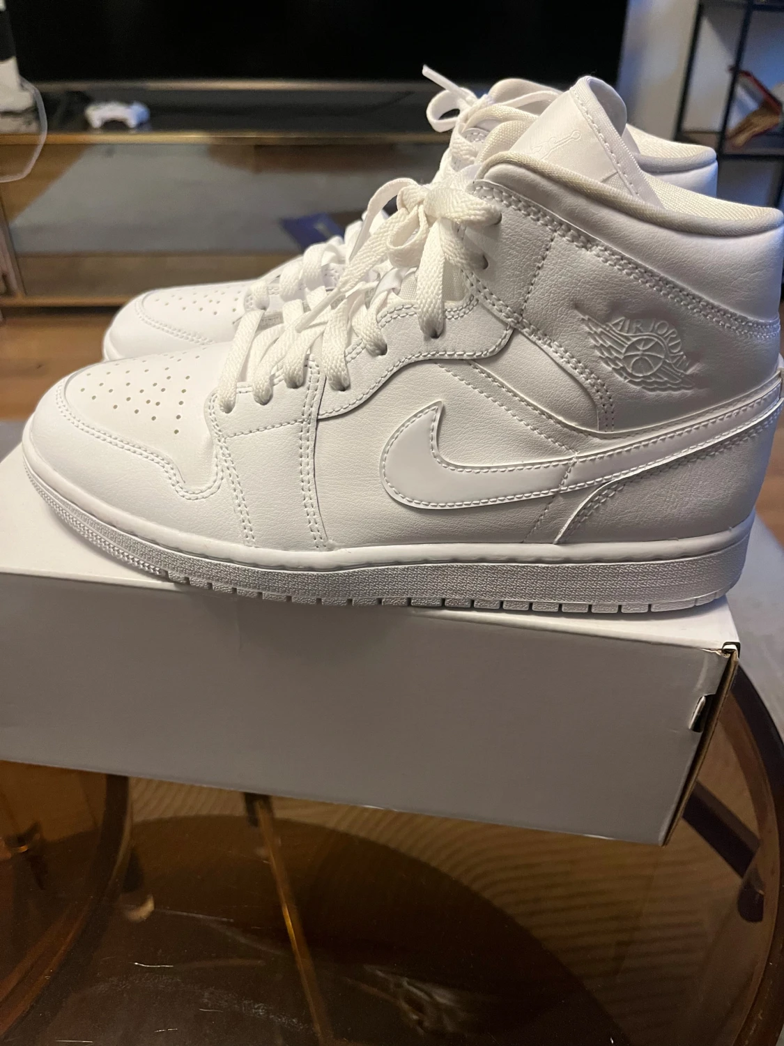 Air jordan 1 Mid  - 4