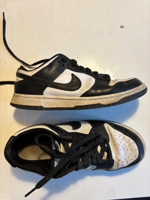 Nike Dunk Low - Lite smutsiga men går säkert att tvätta bort.