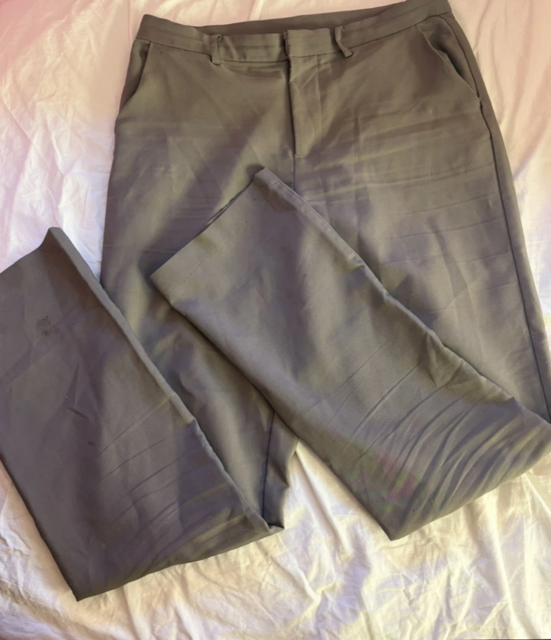 Grå kostymbyxor 