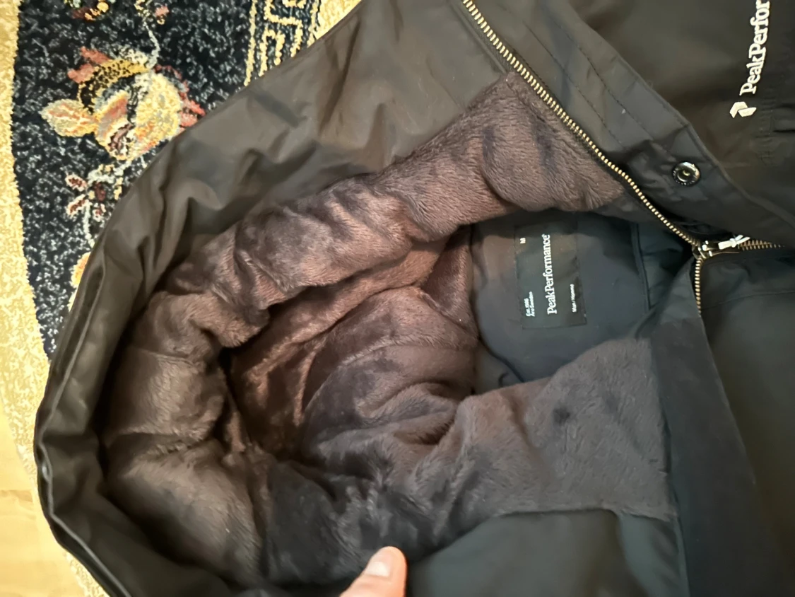 Svart dunjacka Peak Performance - 3