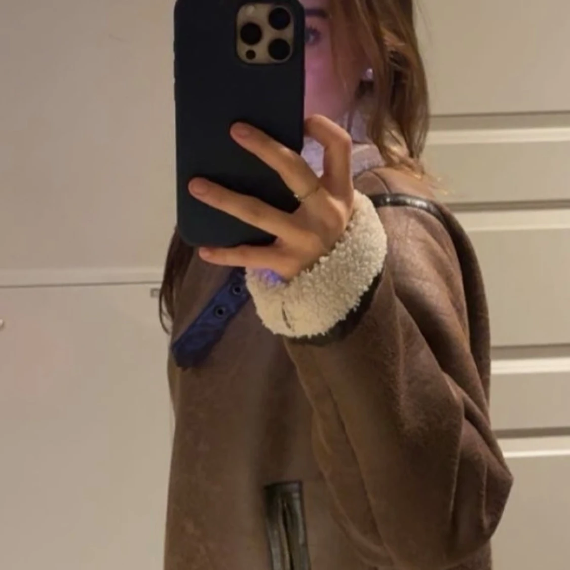 Brun pälsjacka med dragkedja - 3