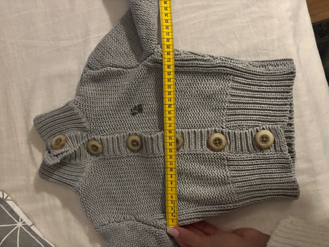 Grå stickad kofta från Abercrombie  - 1