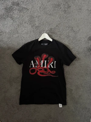 Amiri T-shirt - Amiri Tshirt Använd endast 1 gång, Skick 10/10 i storlek S
