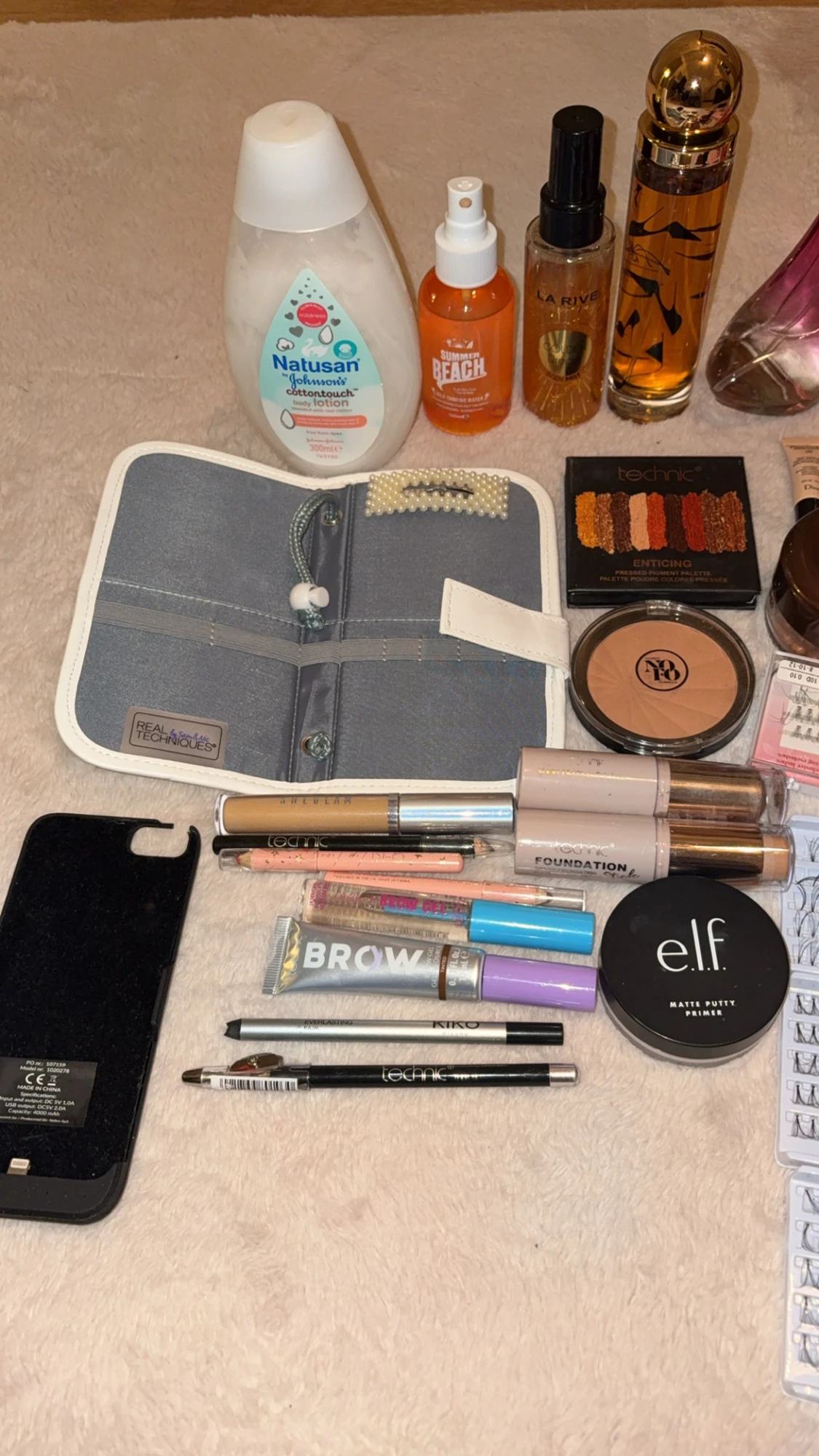 Stort sminkpaket med borstar och fransar - 1