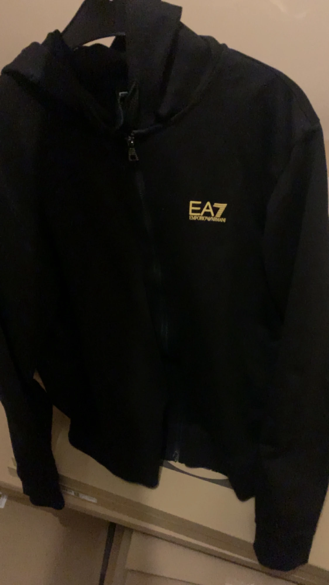 Svart zip-kofta från EA7 Armani - 1