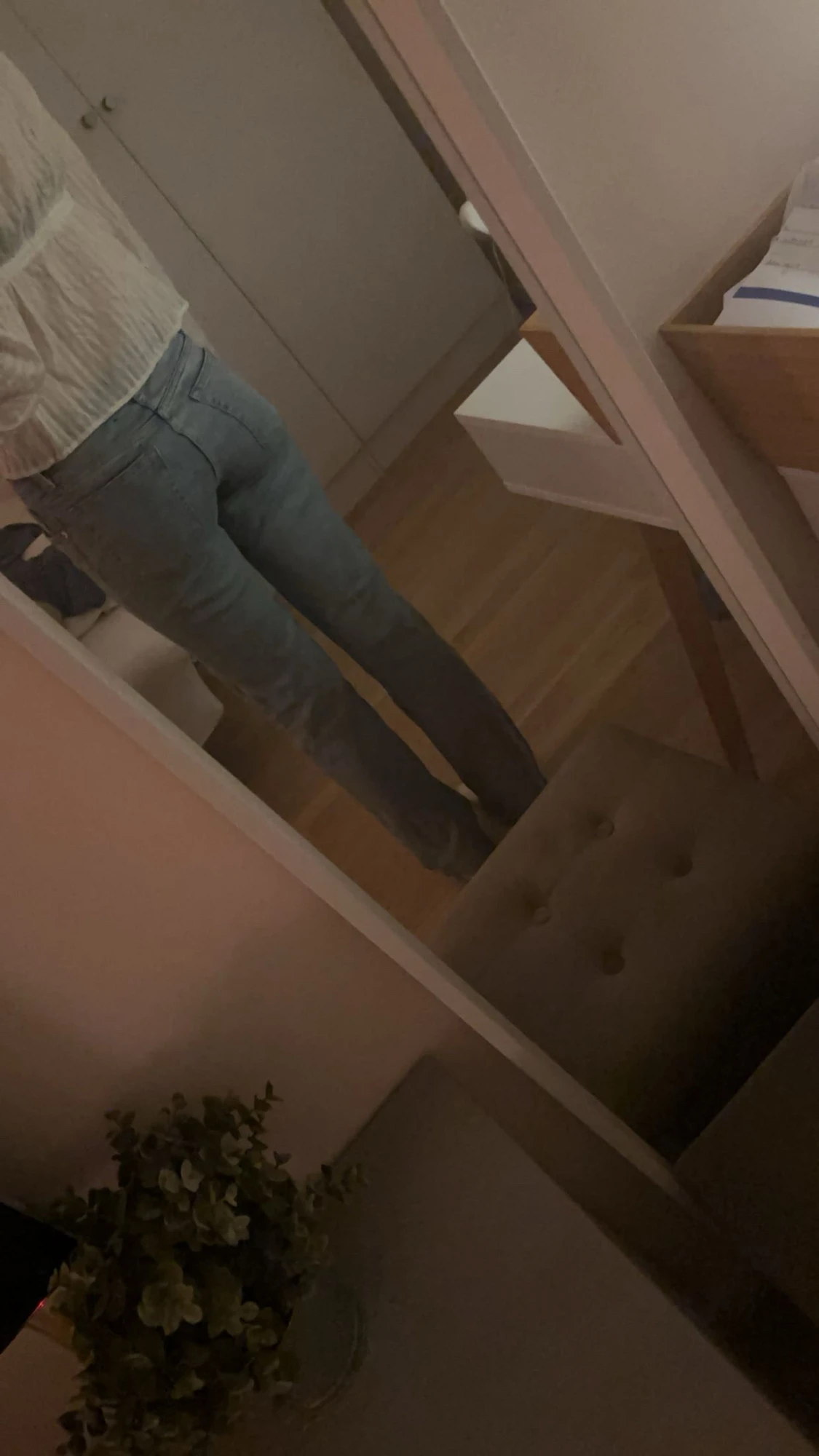 Low waisted jeans - 1