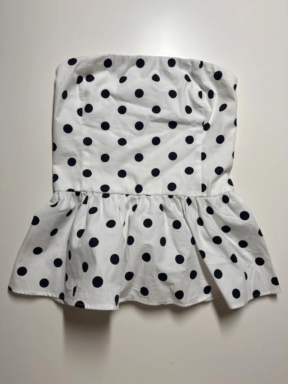 Prickig tubtopp med volang bikbok - 1