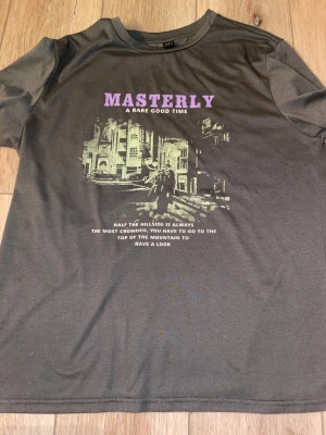 T shirt från shein - T-shirt från shein storlek L