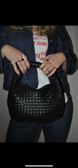 Köp via Instagram dm! - Instagram: vintessa_uf