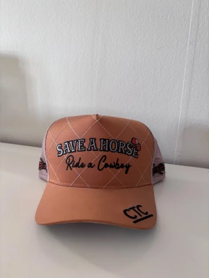 Äkta redneck keps - En keps för den som vet vad den vill i livet, direkt import från Australien. Knappt använd!