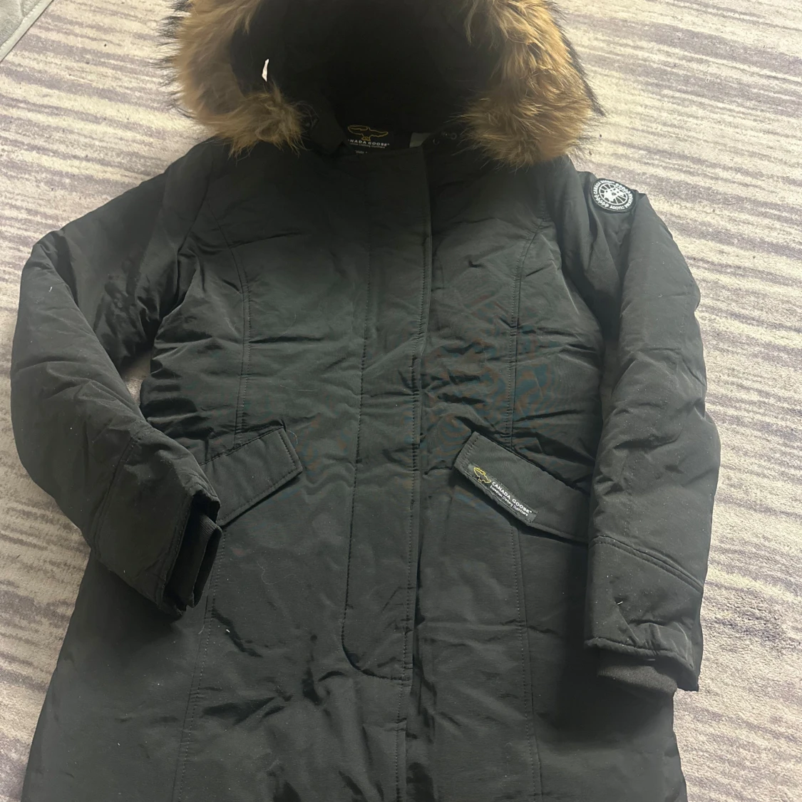 Svart parkasjacka med päls från Canada goose black label  - 1