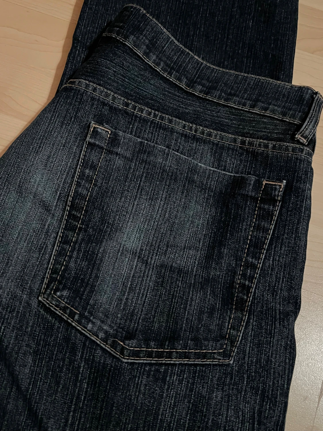 Mörkblå jeans från Dressmann - 4
