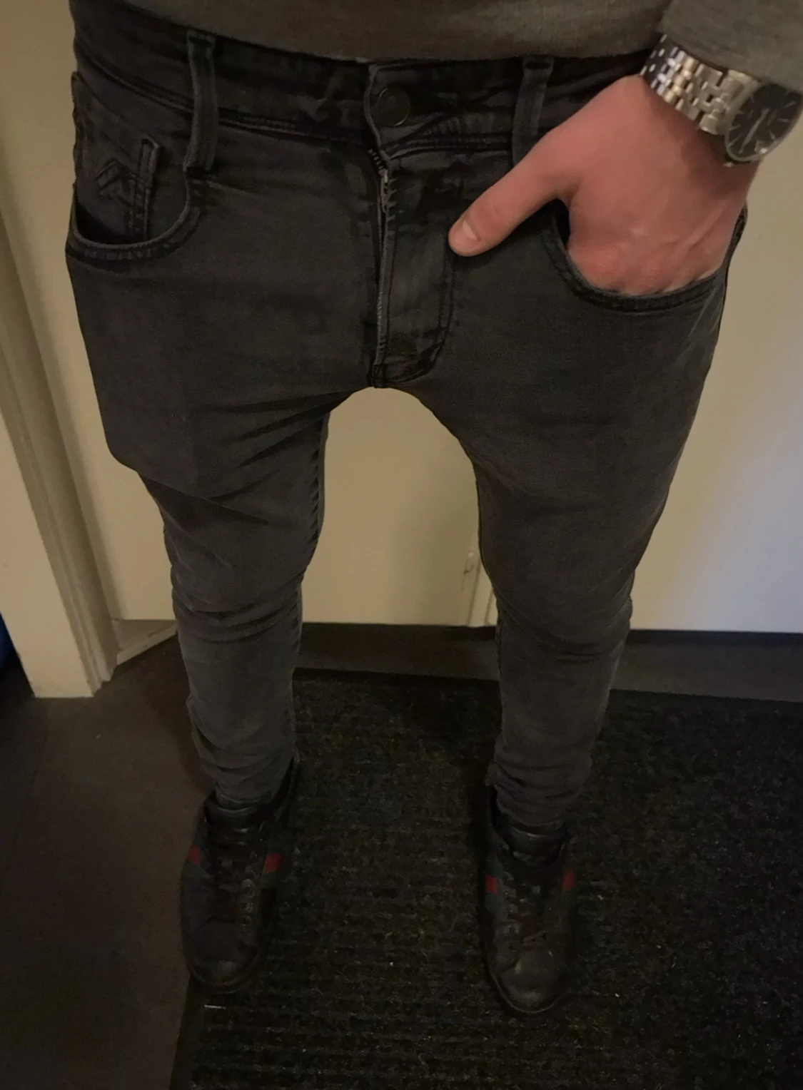 Replay Anbass mörkgrå jeans slim fit