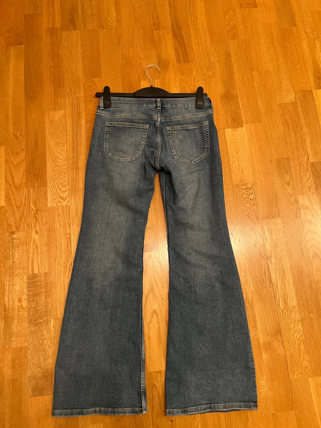 Blå bootcut jeans med hög midja - 3