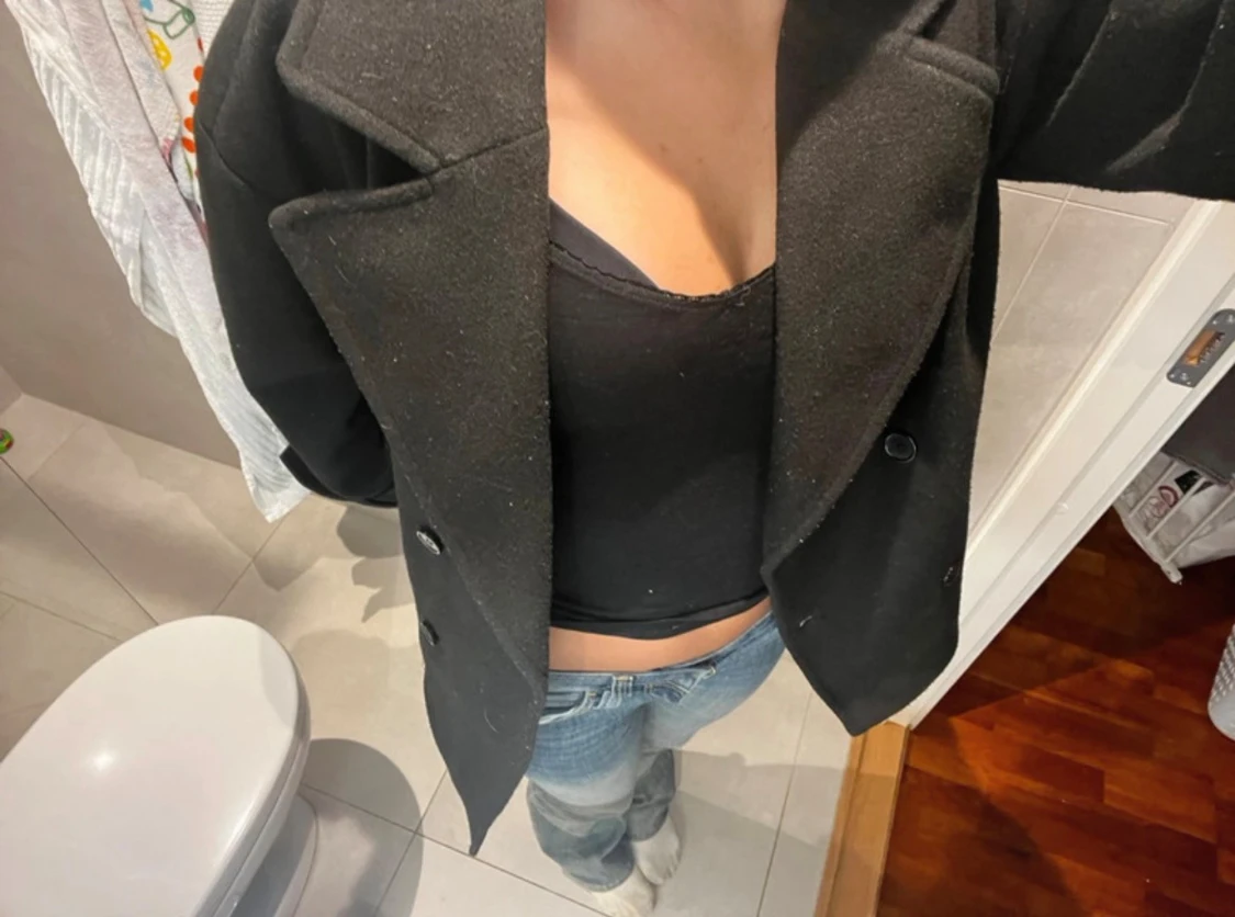 Svart skepparkavaj med bred krage - 1