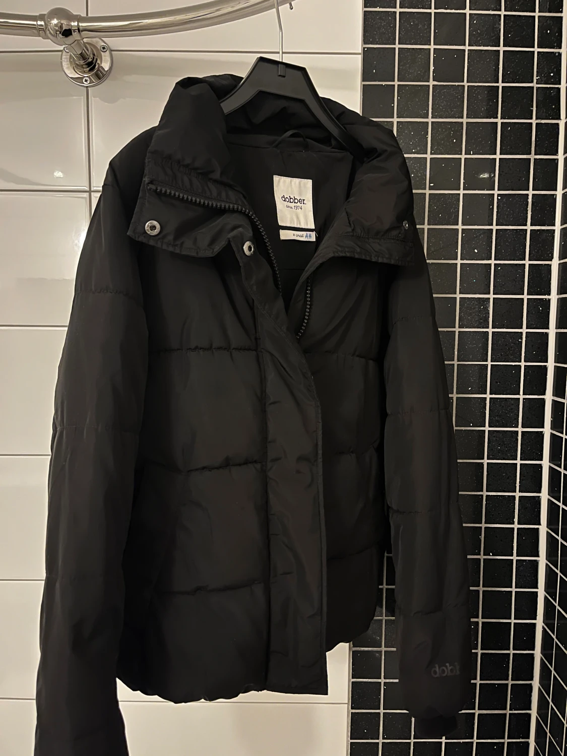 Svart pufferjacka från Dobber  - 3