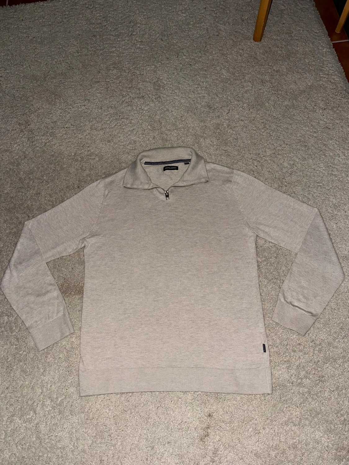 Ljusgrå half zip/q zip tröja Jack & Jones