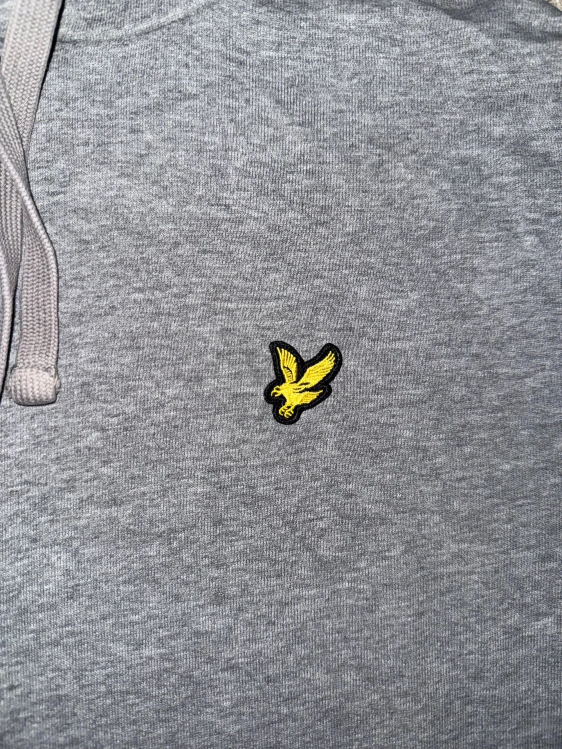 Grå hoodie från Lyle & Scott - 1