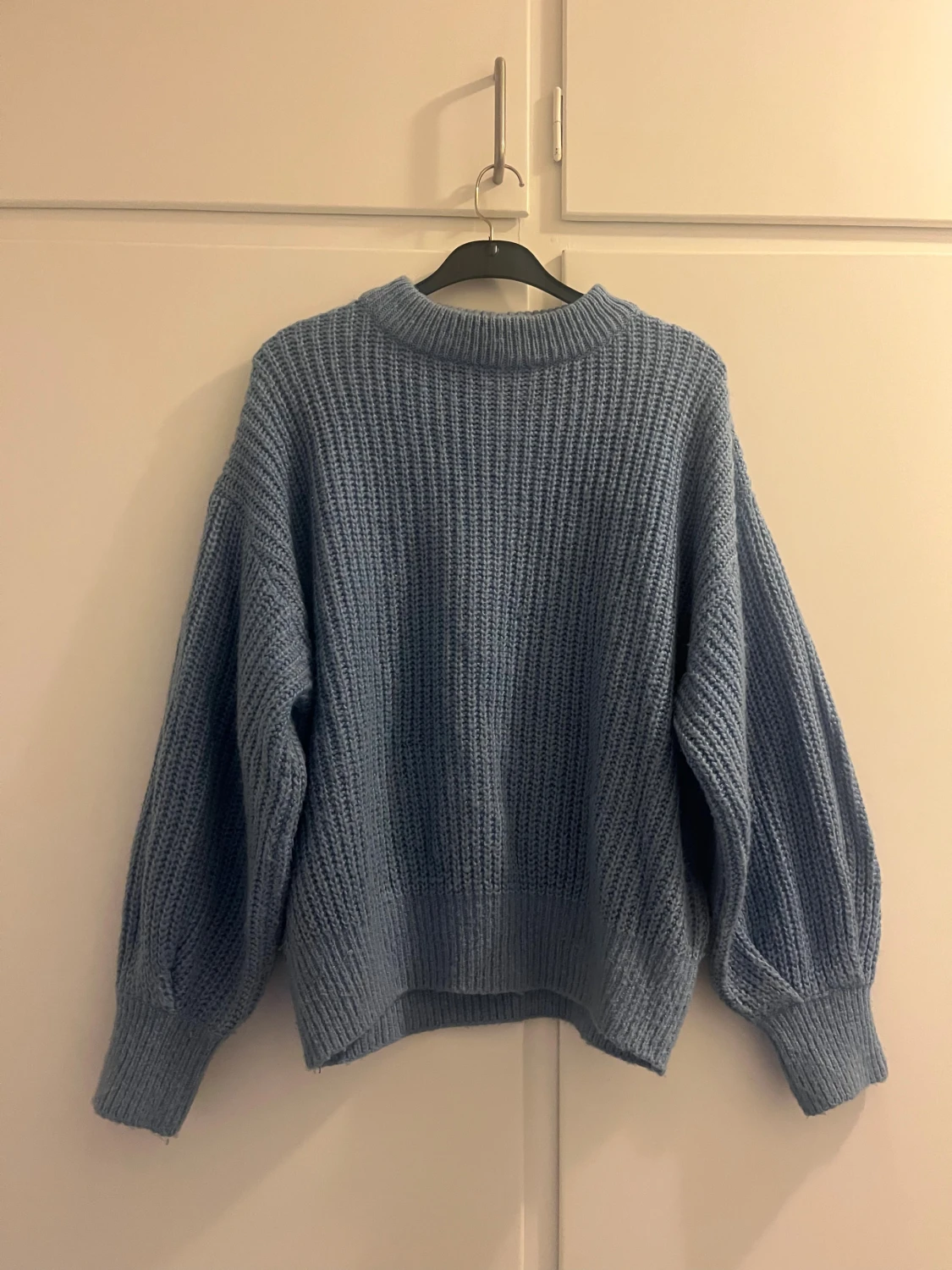 Stickad tröja från Monki stl M