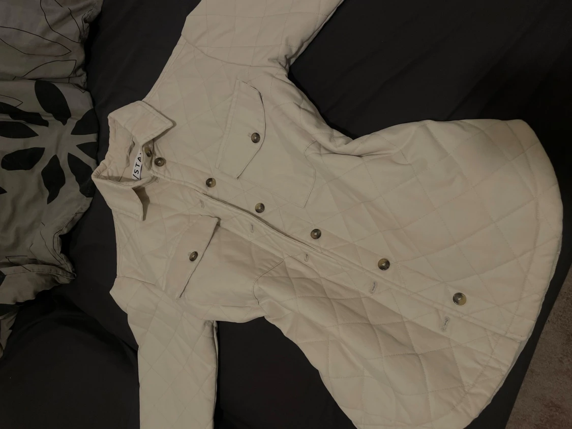Beige quiltad overshirt från Stay XS