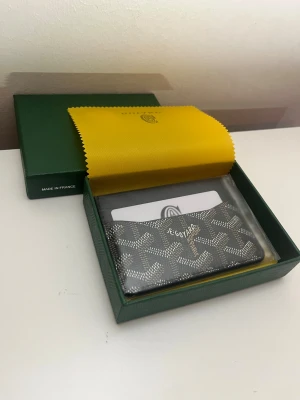 Svart Goyaardd plånbok - Helt ny aldrig använd skickas 24h efter beställning.