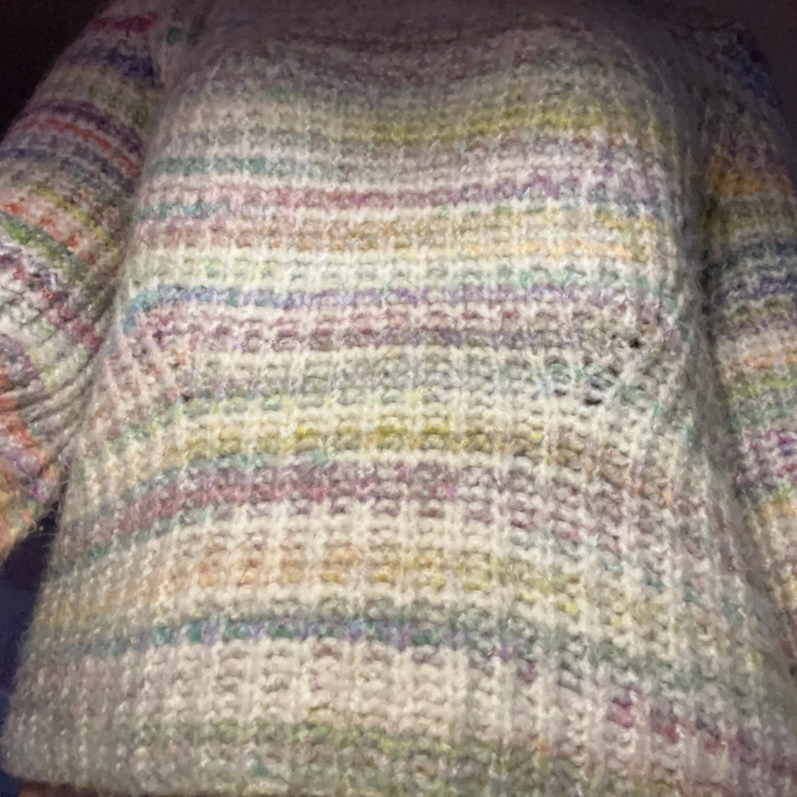 Flerfärgad stickad tröja - 90