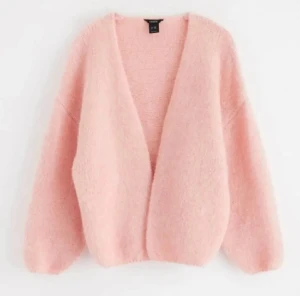 Lindex kofta - Säljer denna jätte söta och populära kofta från Lindex. Just denna färg säljs inte längre. Inga defekter💕💕💕💕💕🫶🫶