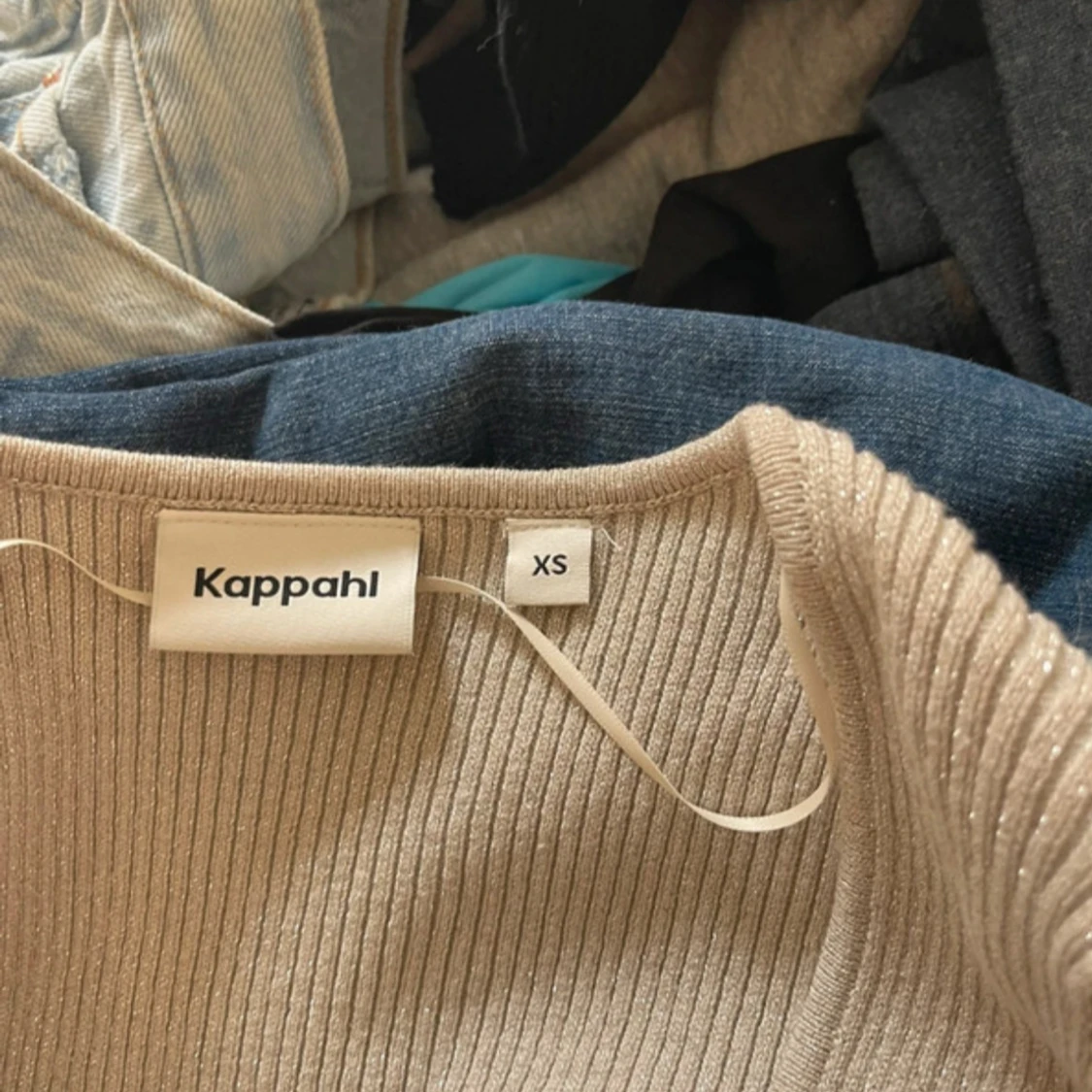 Beige ribbad tröja från Kappahl - 2