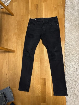Jack&Jones slim Glenn jeans  - Skick: 8,5/10, storlek:  w29 l32, för fler frågor är det bara att höra av sig.