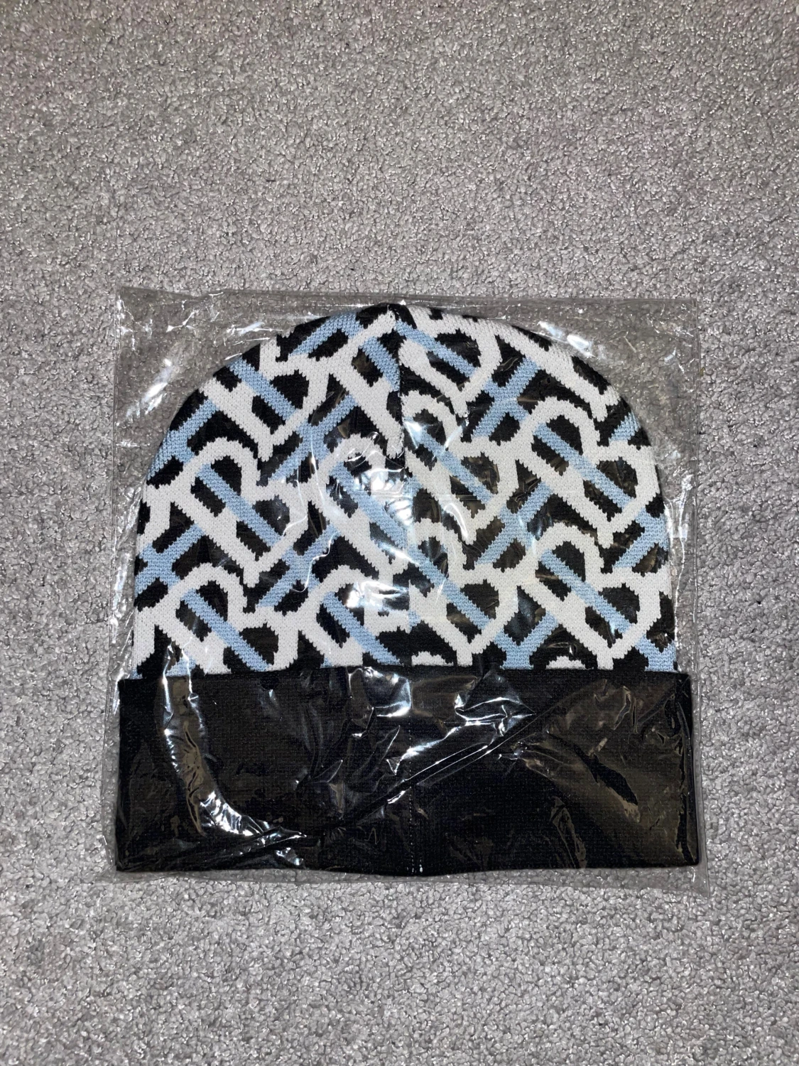 Burberry stickad mössa med logga - 1