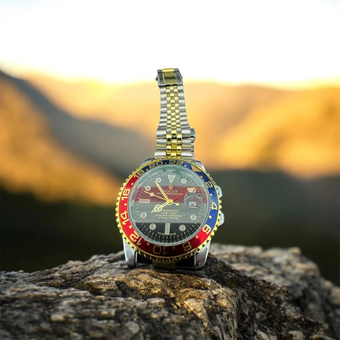 Tvåfärgad armbandsklocka