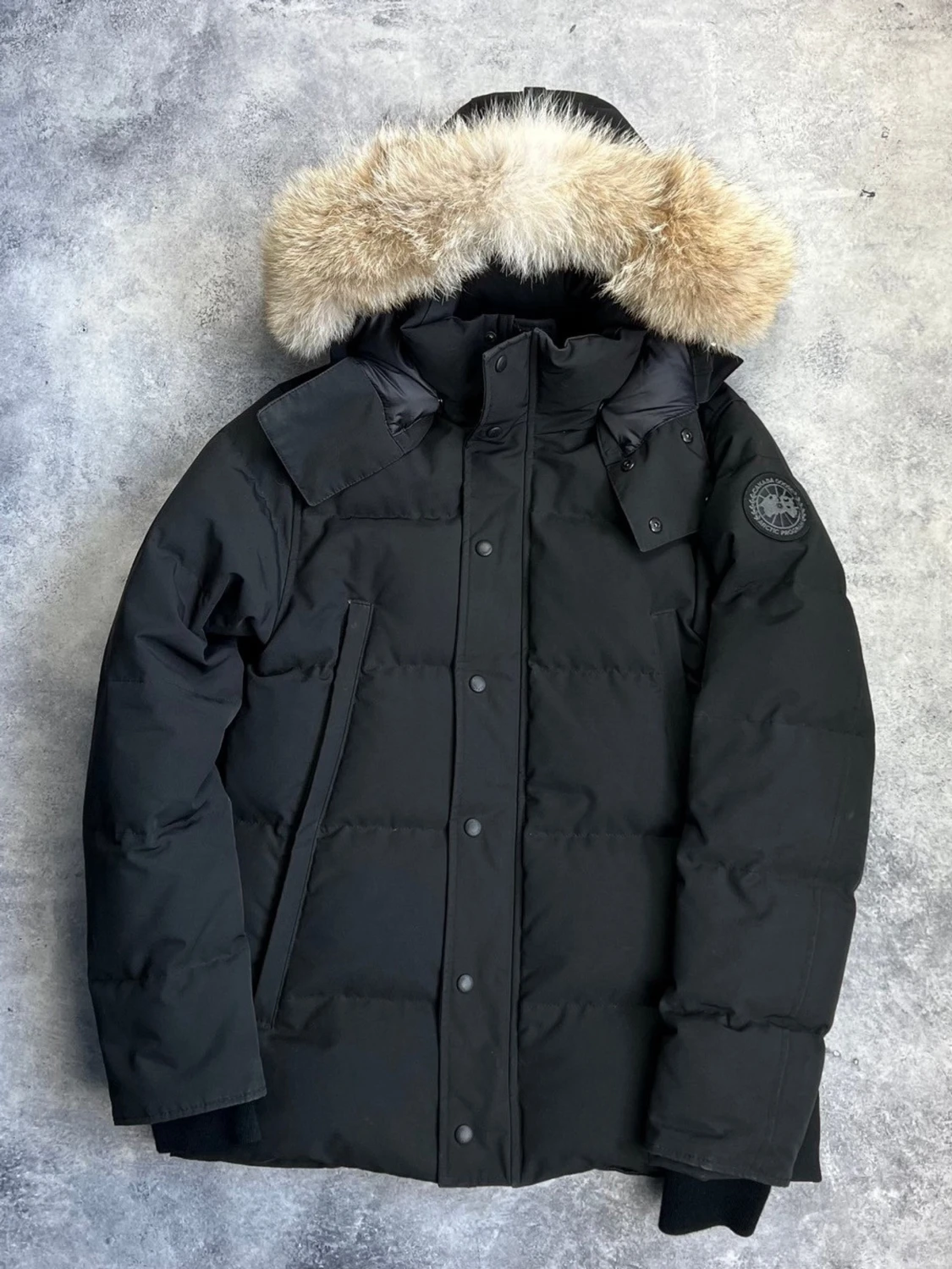 Svart dunjacka från Canada Goose labal  - 2