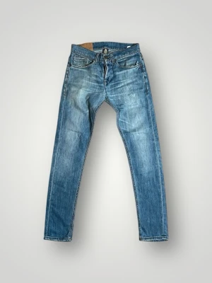 Dondup George Jeans  - Tja säljer nu dessa riktigt snygga Dondup jeansen i storlek 31 där nypriset är cirka 4000kr och modellen är George, skick 8/10 vid minsta lilla fundering så är det bara att höra av sig!  Mvh Santén