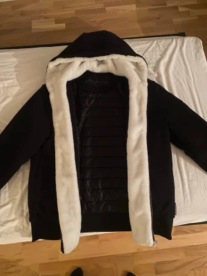 Moose knuckles bunny - Moose knuckles classic bunny från Johnells i bra skick och väl omhändertagen. Kvitto finns, pris kan diskuteras.