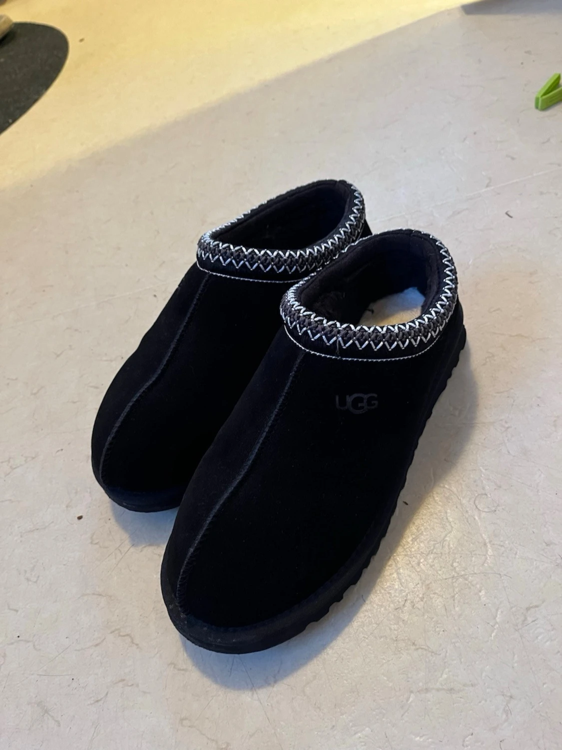 Svarta UGG Tasmans