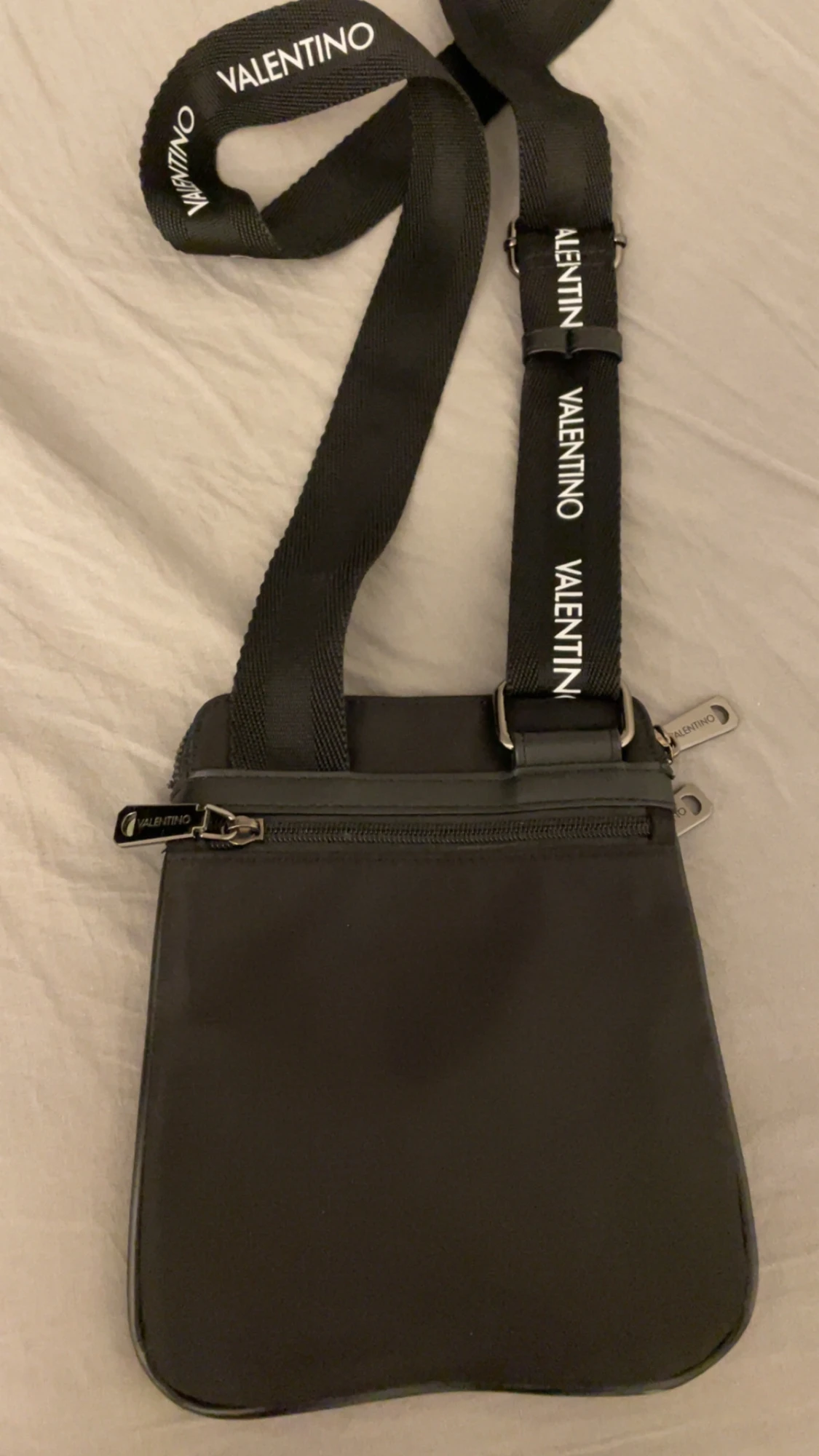 Svart axelväska från Valentino - 1