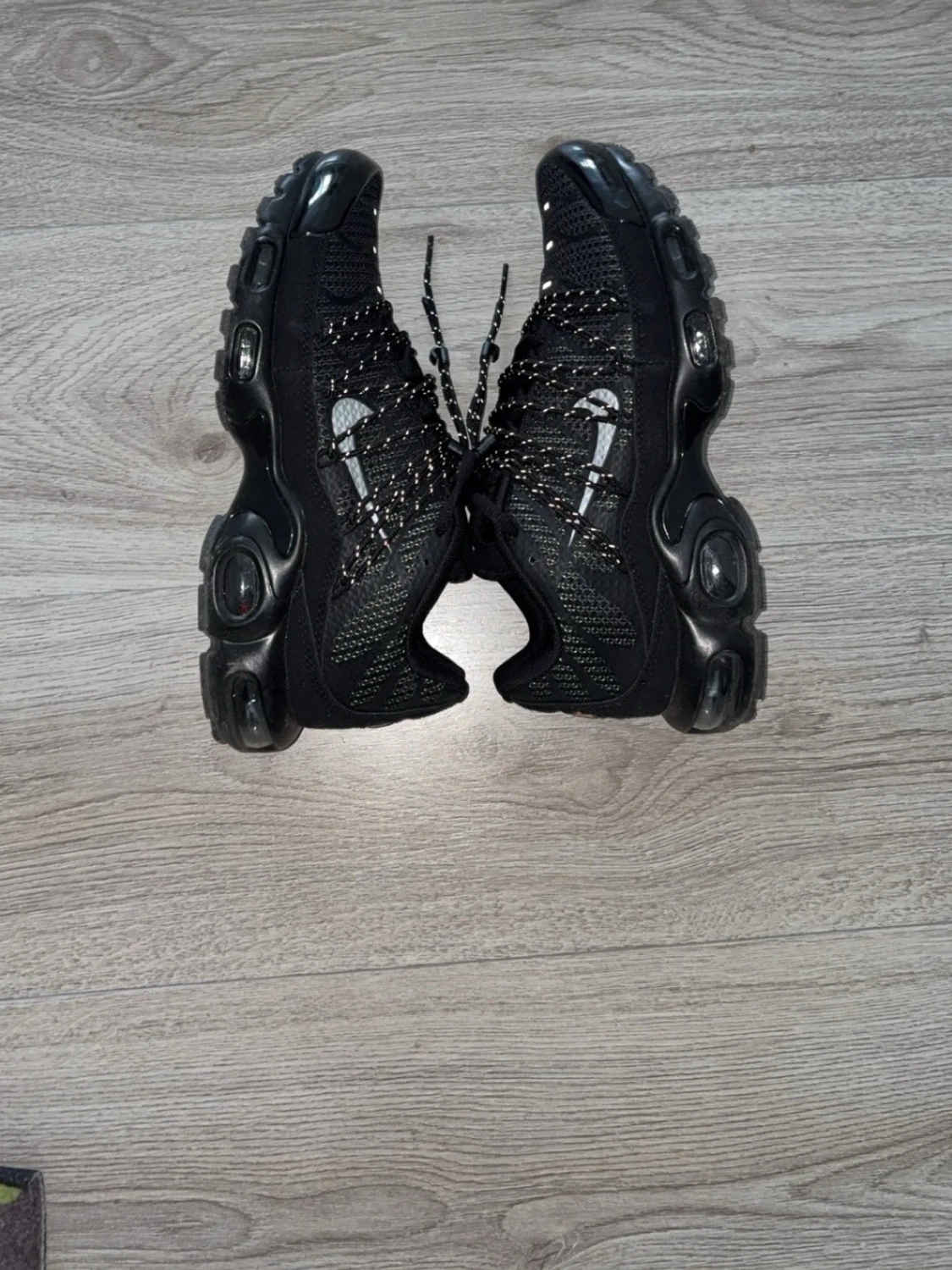 Svarta Nike sneakers med snörning - 2